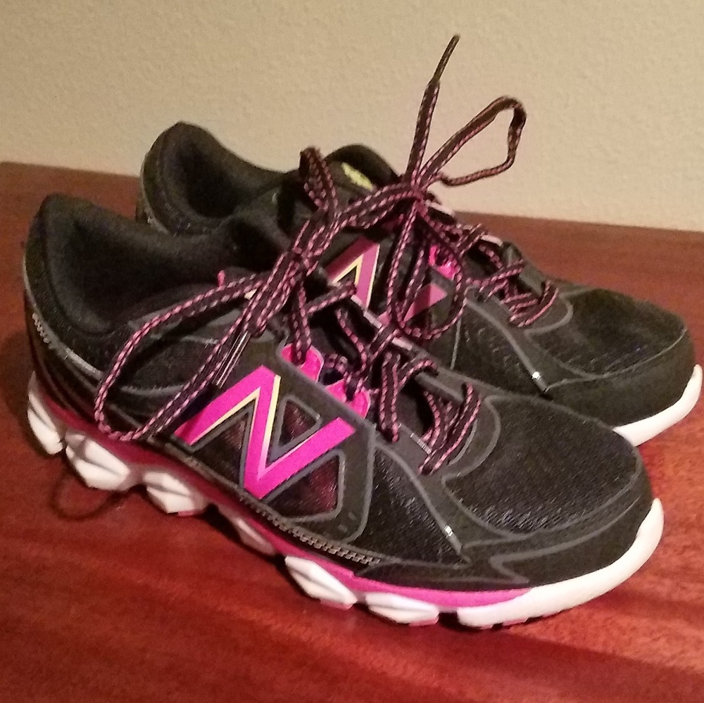 New Balance women 750